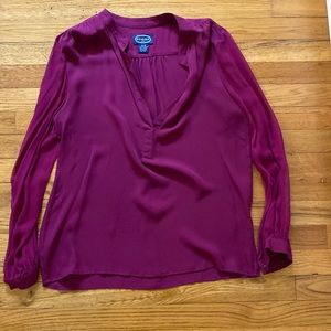 Scoop NYC blouse v neck with sheer sleeves